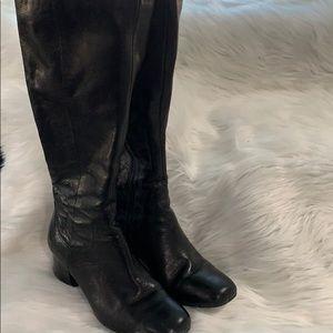 Born black leather boots
